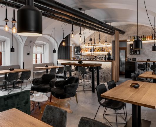 Dodávka materiálu pro stylovou kavárnu Caffe Moak